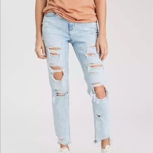 AE Hi Rise Mom Jean Distressed Light Wash